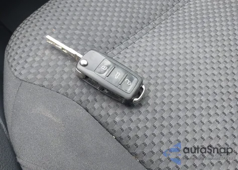 2013 Volkswagen Jetta 2.0L S из США, поврежденный, VIN 3VW2K7AJ8DM222711